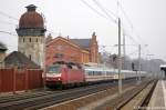 120 155-7 mit dem IC 144 von Berlin Ostbahnhof nach Schiphol (Airport) in Rathenow. 15.03.2011