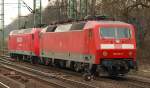 145 001-4 zog die wohl defekte 120 118-5 durch Harburg Richtung Maschen. 30.3.11