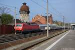 Vorne der IC 1925 von Berlin Sdkreuz nach Kln Hbf und gezogen von der 120 133-4. Mit am Haken dieses IC ist der IC 1993 von Berlin Sdkreuz nach Stuttgart Hbf und dieser befindet sich im 101er Sandwich. Vorne die 101 031-3 die hier nur kalt mitgezogen wird und hinten die 101 110-5. Hier durchfahren sie zusammen den Bahnhof Rathenow und fahren bis Hannover zusammen weiter. 17.04.2011