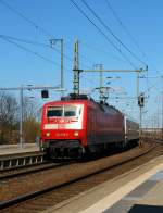 120 159-9 mit IC 2407 nach Kln bei der Einfahrt in Neumnster. 05.04.12