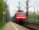 LPF 78082 mit Zuglok 120 131-8 bei der Durchfahrt in Schleswig.  04.05.12