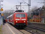 112 118-5 mit dem IC 1981 nach München beim Halt in Schleswig. 22.11.2013