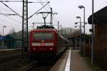 DB 6120 137-5 als Schublok des LPF 78082 nach Flensburg. Schleswig 20.03.2015(917)