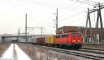 139 285-1 fuhr am 15.1.13 mit einem Containerzug durch Waltershof.
