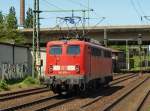 Nachdem 140 678-4 ihren Bertschi-Zug weggebracht hatte kam sie Solo zurck durch Harburg gefahren. 01.06.11