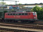 140 585-1 durchquerte HH-Harburg mit einem Mischer am Haken. 01.06.11