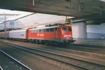 Am 24 Juli 1998 durchfahrt 140 108 -ein der ersten 140er in Verkehrsrot-  Kassel-Wilhelmshöhe.