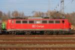 52 Jahre alt,so alt word wohl keine 143 werden.Aber die 140 013 hat dies hohe Alter erreicht. Am 25.03.2010 bespannte sie den FR 52675 nach Seddin.Geknipst in Rostock-Seehafen.