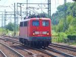 Und noch ein alter E-Lok Zossen...140 585-1 fuhr Solo durch Harburg. 15.7.10
