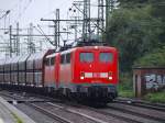 140 797-2 und 856-6 mit einem langen Gterzug in Harburg. 26.9.2010