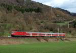 143 882-9 beschleunigte die Regionalbahn von Schwbisch Hall-Hessental nach Backnang aus Murrhardt heraus und wird gleich Sulzbach erreichen.