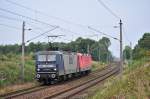 Die RBH-Loks 143 286+143 249 rollen am 24.09.2014 durch Sildemow in Richtung Schwerin.