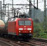 145 080-8 fhrt am 2.10.10 kurz vor dem Harburger Bahnhof durch das Gleisvorfeld.