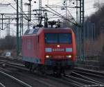 Solo rollt 145 008-9 am 11.2.11 durch den Harburger Bahnhof hindurch.