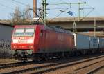 145 011-3 fuhr mit einem Containerzug(was auch sonst) durch Harburg. 2.4.11