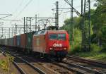 145 091-5/145-CL 013 rollt hier mit einem Containerzug durch Hamburg-Harburg. 7.5.11