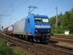 Die von DB-Schenker angemietete 145 522 mit Containerzug aus Ludwigshafen in Elsterwerda-Biehla, 19.05.2013.