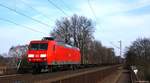 Am sonnigen 27.02.16 fuhr die 145 059-2 von DB Cargo bei Hannover-Waldheim an den Fotografen vorbei.