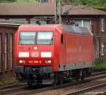145 080-8 strebt am 13.8.10 als Solofahrer durch Hamburg-Harburg.