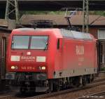 145 015-4 jagt am 1.8.10 als Einzelfahrer durch den Harburger Bahnhof.