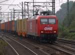145-CL 013/145 091-5 der OHE rumpelt hier mit einem Containerzug durch HH-Harburg.