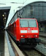 146 104-5 als Schublok des RE 4463 nach Osnabrck hier kurz vor der Abfahrt im Bremer Hbf. 03.12.11