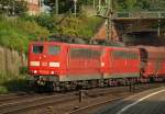 151 112-0 und 116-1 mit einem Kohlependel bei der Durchfahrt durch HH-Harburg. 19.8.11