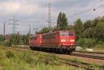 151 091-6 und 151 166-6 rollen am 28.8.11 durch Unterelbe.