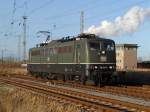 Noch mit meiner alten Olympus C-2100 konnte ich am 04.12.2007 die 151 049 im Rbf Rostock-Seehafen auf den Chip brennen.