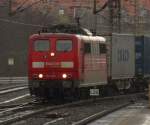 151 084-1 mit Containerzug am 29.03.10 in Fulda