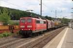 151 064 mit gemischtem Güterzug in Richtung Hagen am 16.06.18 in Kreuztal