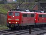 151 095-7 und 151 xxx-x fuhren bei morgendlichem Starkregen durch HH-Harburg. 26.9.10