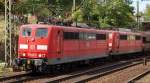 Eine Dotra 151, bestehend aus 151 112-0 und 151 099-9, fhrt am 13.8.10 durch den Harburger Bhf. durch.