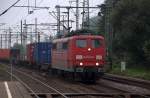 151 070-0 fuhr mit ihrem Containerzug gemtlich durch HH-Harburg. 02.10.10
