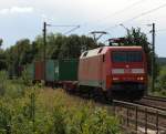Am 28.8.10 fhrt 152 155-8 mit einem Gz durch Hamburg-Moorburg.