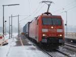 152 112-9 fhrt am 16.12.10 mit einem Gz durch den Bhf. Ashausen gen Sden.