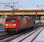 152 149-1 und 152 103-8 fahren am 4.12.10 gemeinsam durch den Bhf. Hamburg-Harburg.