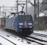 152 137-6 fhrt am 16.12.10 durch den Harburger Bahnhof.