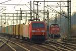 152 041-1 zog einen Containerzug durch Harburg. 30.3.11