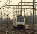 ES 64 F-902 der Firma ITL die Lok mit den drei Nummern von denen keiner wei welche die  Richtige  ist....ES 64 F-902(Siemens) oder 152 902-3(ITL) oder 152 197-0(NVR/UIC)rollt hier ganz alleine durch Harburg. 30.3.11
