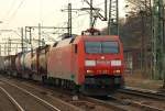 152 106-1 rollte mit einem Bertschi Chem Zug durch Harburg. 30.3.11