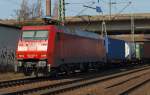 152 167-3 die spter nochmal wieder zurck kam fuhr ebenfalls mit einem Containerzug durch Harburg am 2.4.11