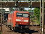 152 013-9 auf Solotour durch Harburg....wascht mich mal denkt sich die Lok....HH 03.06.11