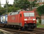152 079-0 zog diesmal einen Chemikalienzug(p-Nitrotoluene solid, molten)durch Harburg. 19.8.11