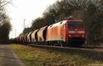 152 013-9 fhrt am 28.12.11 mit einem Gz durch Drverden.
