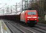 152 048-5 durchfuhr Harburg mit einem Schttgutwagenganzzug am 7.1.12