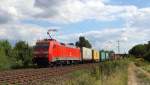 152 015-4 fhrt am 11.8.12 mit einem bunten Containerzug bei Burgstemmen durch das Leinetal.