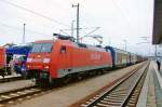 Am 22 Mai 2010 steht 152 099 mit Trans-Waggon Ganzzug in Ingolstadt Nord.