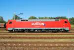 Irgendwie bin ich auf den Geschmack gekommen die Loks in dieser Form zu knipsen.152 097 als Tfzf 64275 nach Btzow am 24.08.2009 in Rostock-Seehafen.