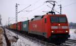 152 003-0 rollt am 16.01.10 mit einem Gz durch die Landschaft kurz vor der Hansestadt Lneburg.